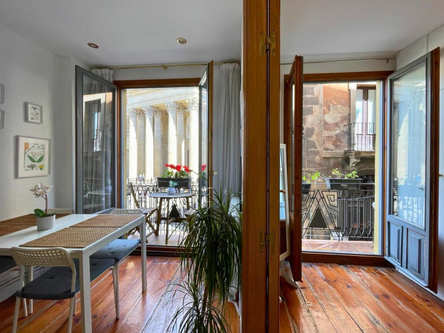 Frente A La Catedral Apartment